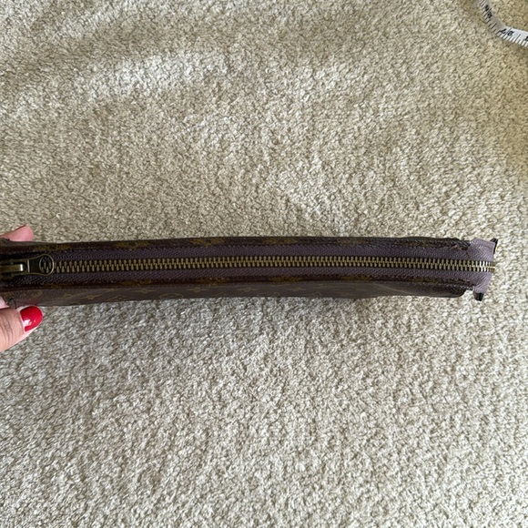 Louis Vuitton pouch - Picture 4 of 14